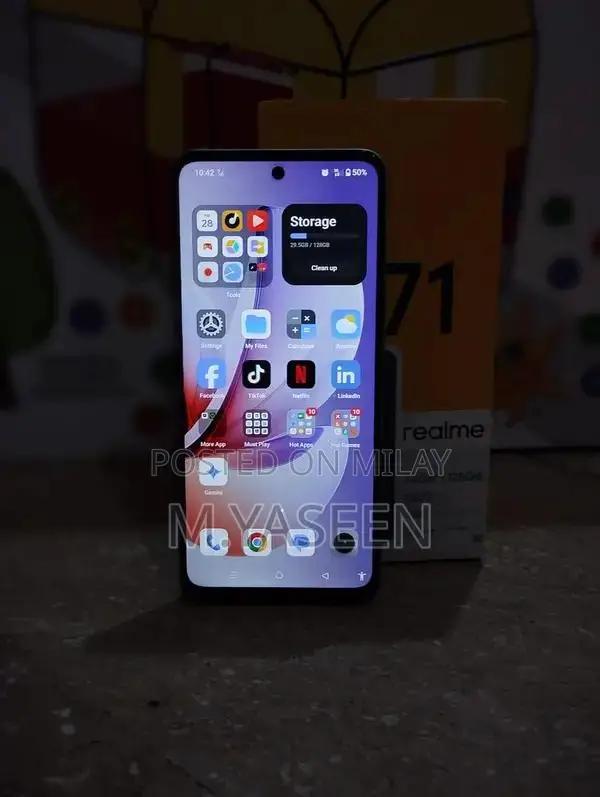 Slim Smartphone with High Refresh Rate and Advanced Camera System