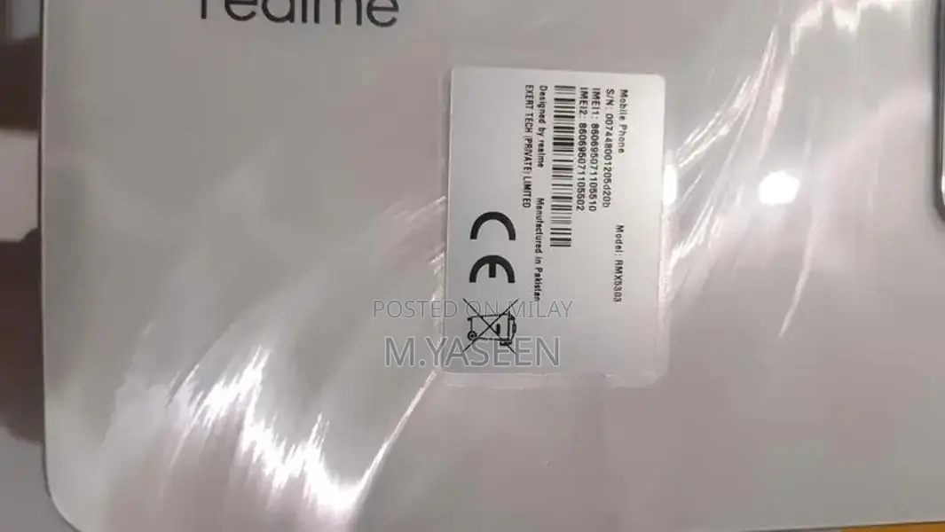 Slim Smartphone with High Refresh Rate and Advanced Camera System