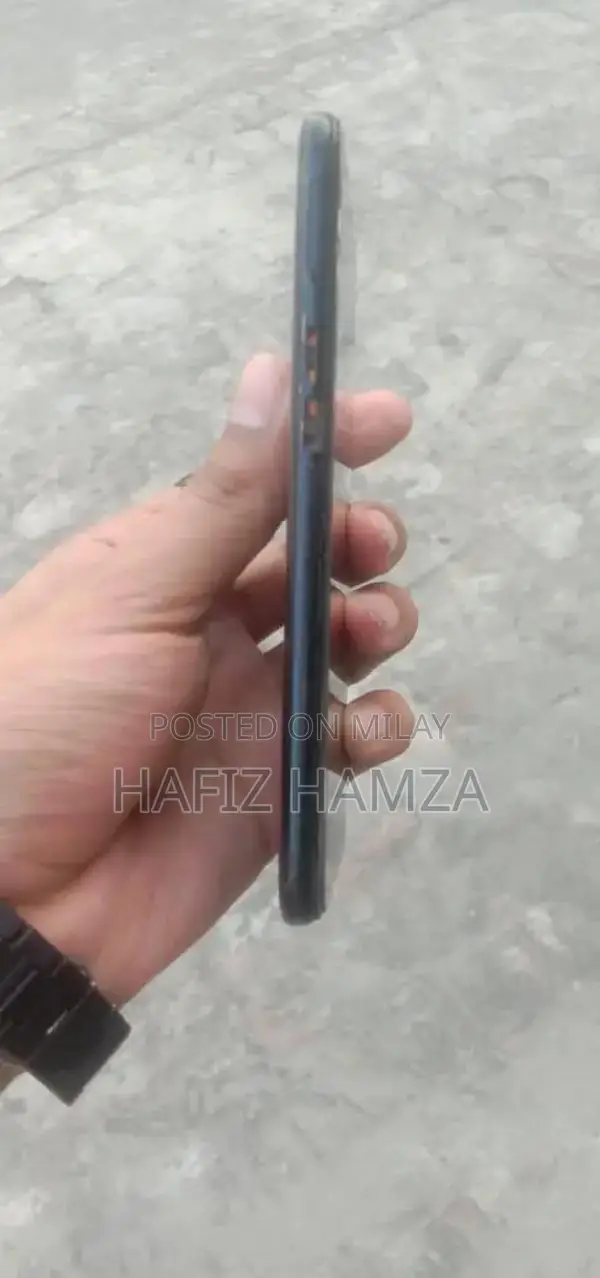 Affordable Compact Smartphone with Decent Storage