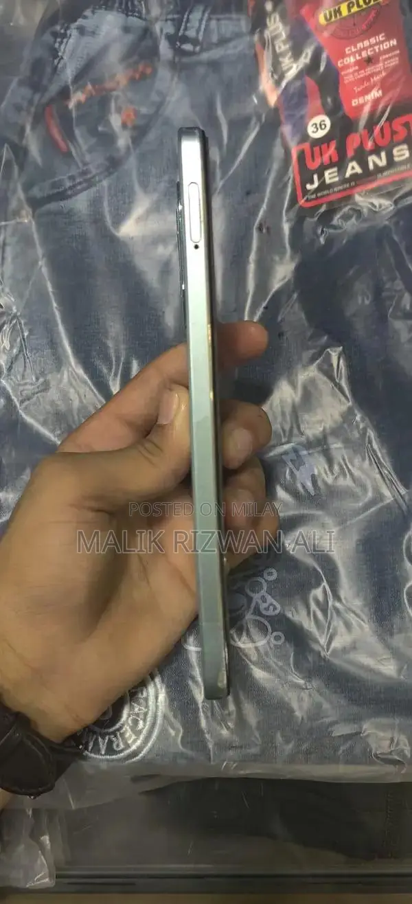 Oppo Smartphone 4GB RAM 64GB Storage Compact Design