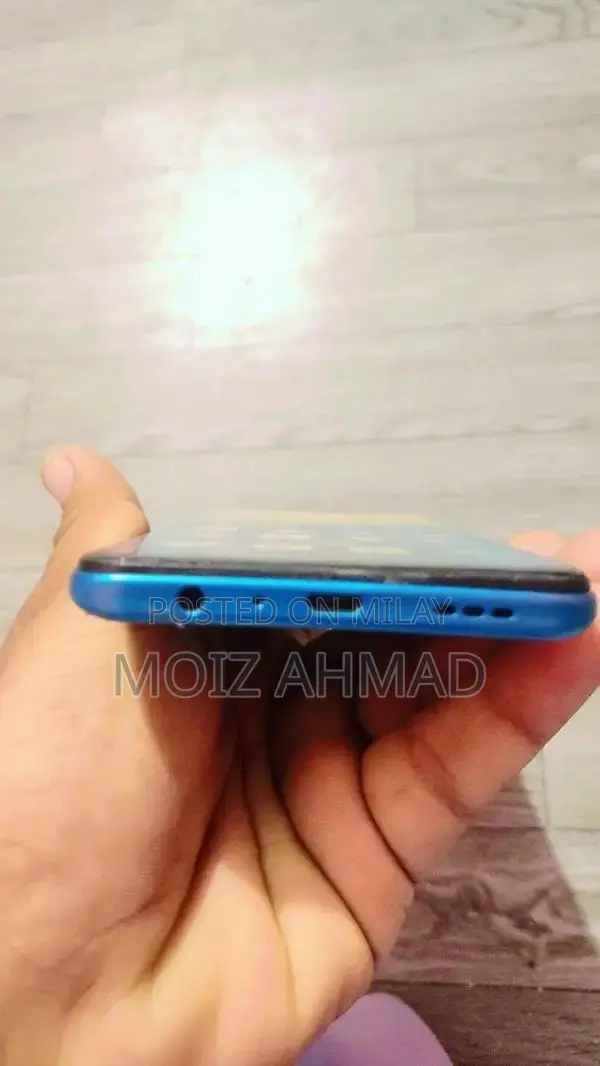 Premium Mid-Range Smartphone with Pop-Up Camera