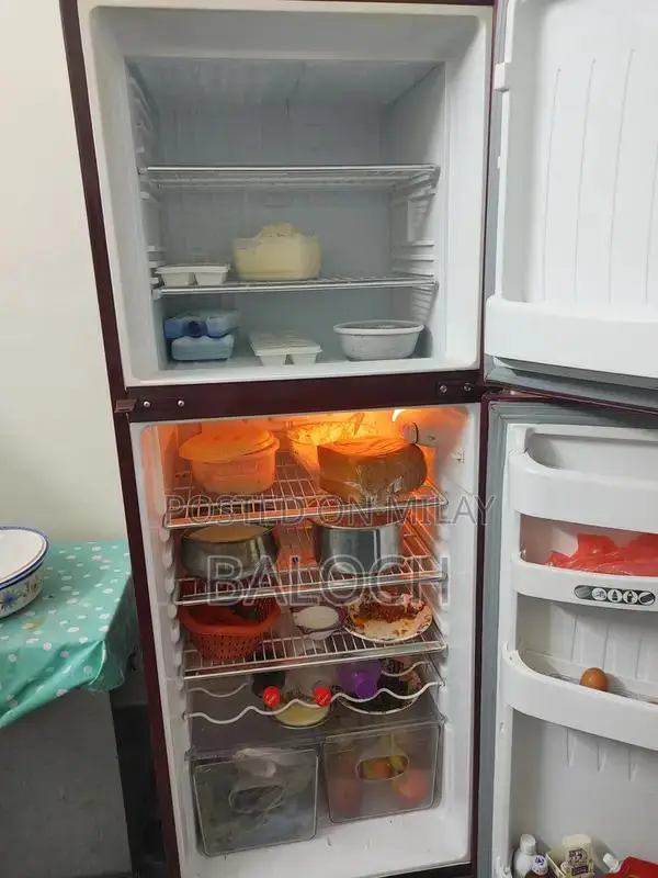 Orient Full Size Refrigerator - Like New Condition