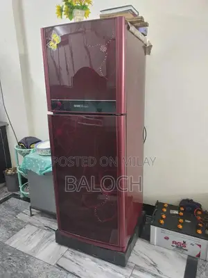 Orient Full Size Refrigerator - Like New Condition