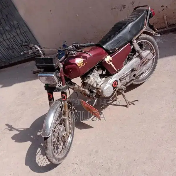 Toyo 125 Sialkot Motorcycle Original Documents and Plates