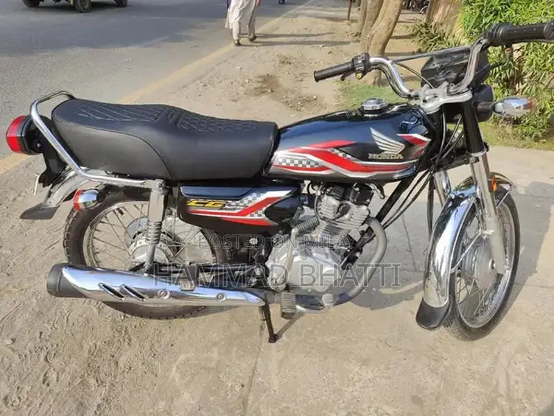 Honda 125cc Motorcycle - Original Condition, First Owner