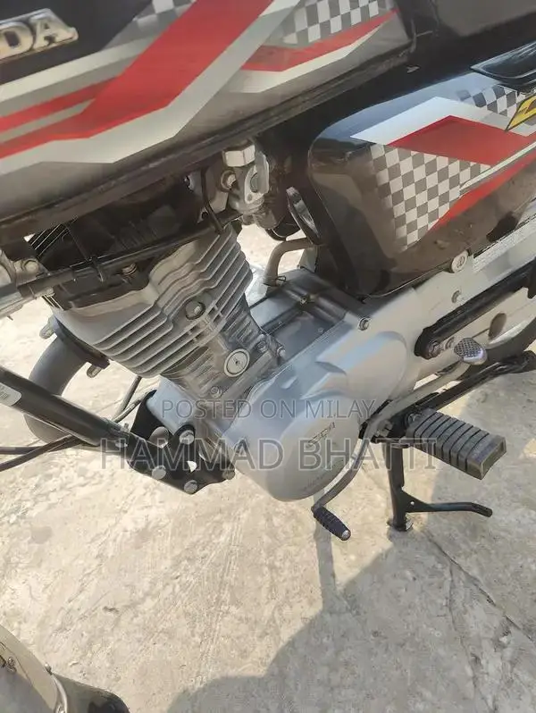 Honda 125cc Motorcycle - Original Condition, First Owner