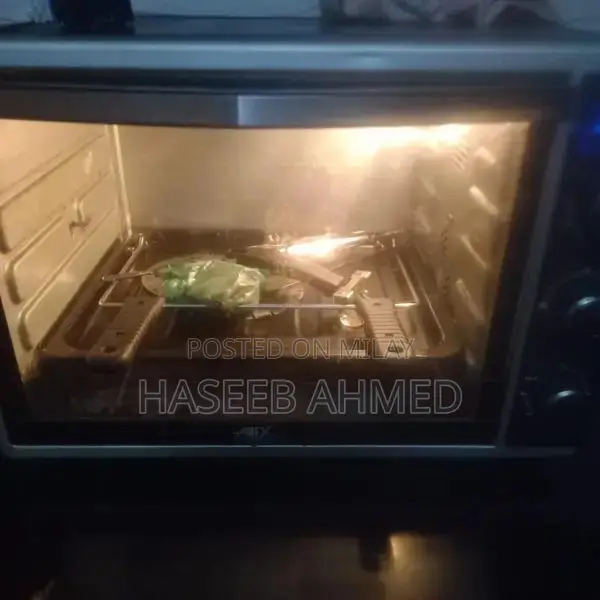 Used Compact Oven in Good Working Condition