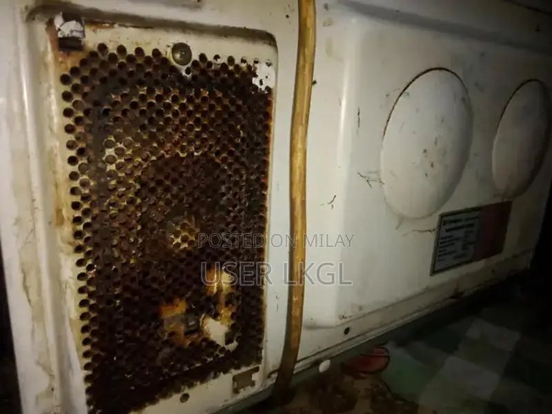 Dawlance Microwave Oven - Needs Repair