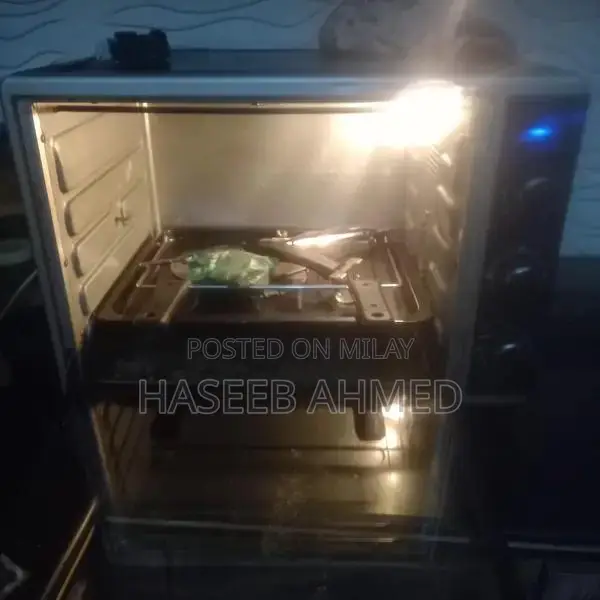 Used Compact Oven in Good Working Condition