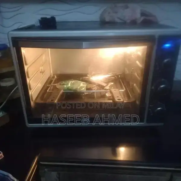 Used Compact Oven in Good Working Condition
