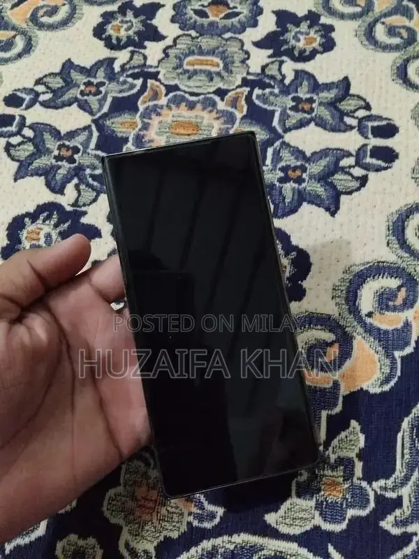 High-End Smartphone with Large Storage and Original Accessories