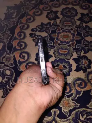 High-End Smartphone with Large Storage and Original Accessories