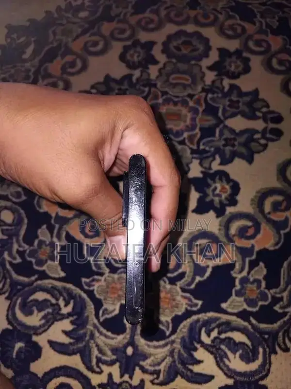 High-End Smartphone with Large Storage and Original Accessories