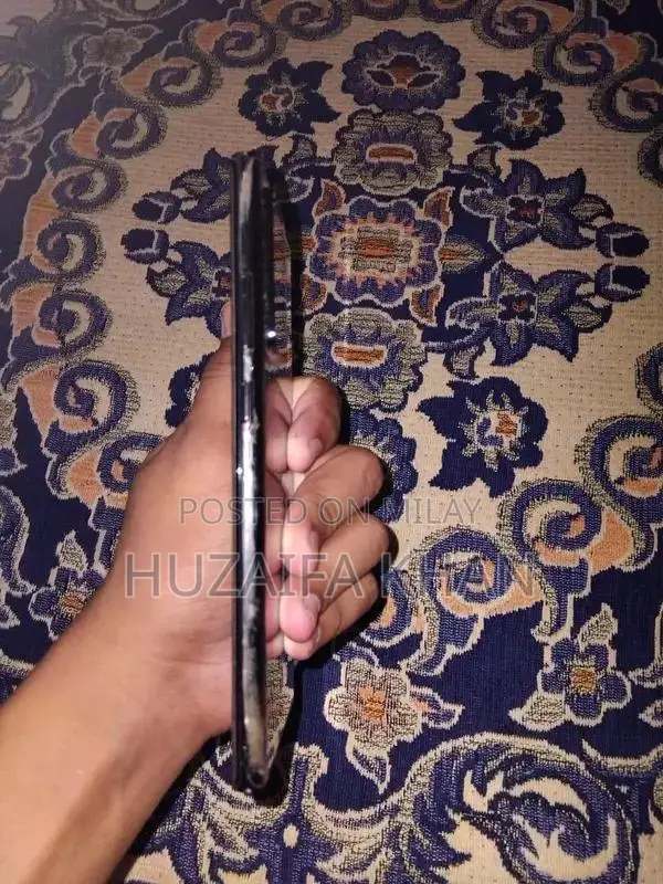 High-End Smartphone with Large Storage and Original Accessories