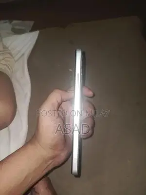 Smartphone 8GB RAM 128GB Storage Lightly Used Condition