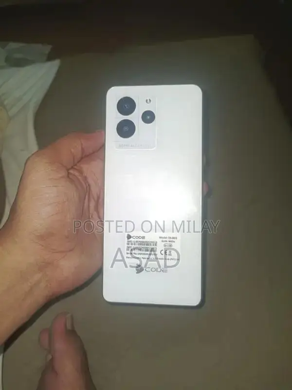 Smartphone 8GB RAM 128GB Storage Lightly Used Condition