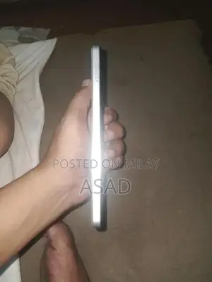 Smartphone 8GB RAM 128GB Storage Lightly Used Condition