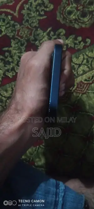 Apple iPhone 12 Smartphone with Face ID