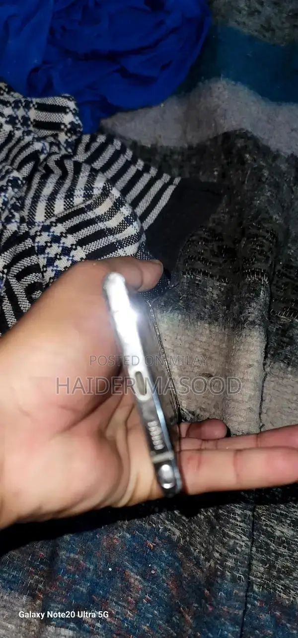 Mobile Device with Dual SIM and Panel Issues