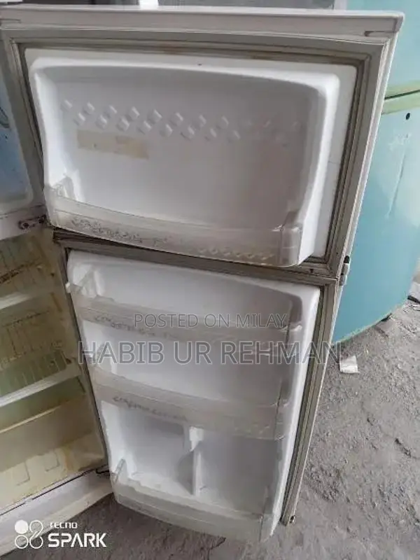 Medium Size Refrigerator with Original Compressor