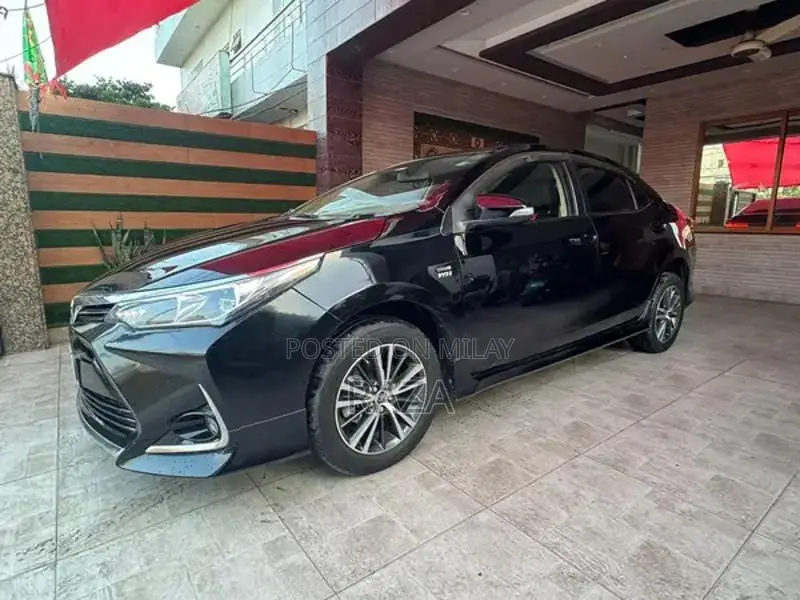 Toyota Corolla Altis 1.6 Sedan - Reliable Compact Car