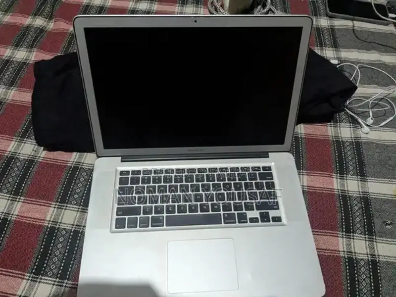Apple MacBook Pro Mid-2012 - Core i7 Laptop