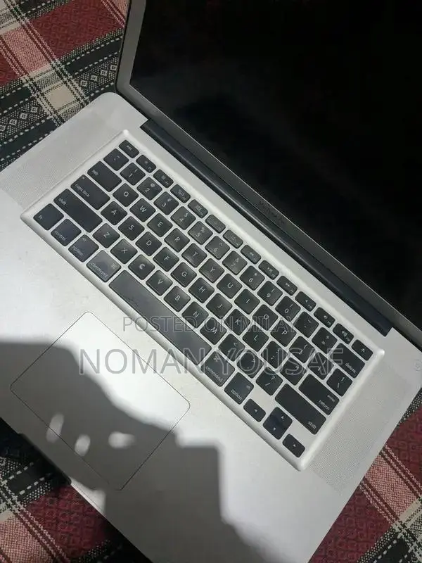 Apple MacBook Pro Mid-2012 - Core i7 Laptop