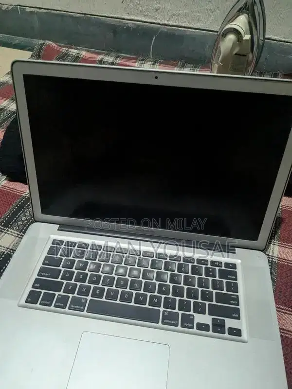 Apple MacBook Pro Mid-2012 - Core i7 Laptop