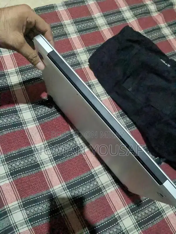 Apple MacBook Pro Mid-2012 - Core i7 Laptop