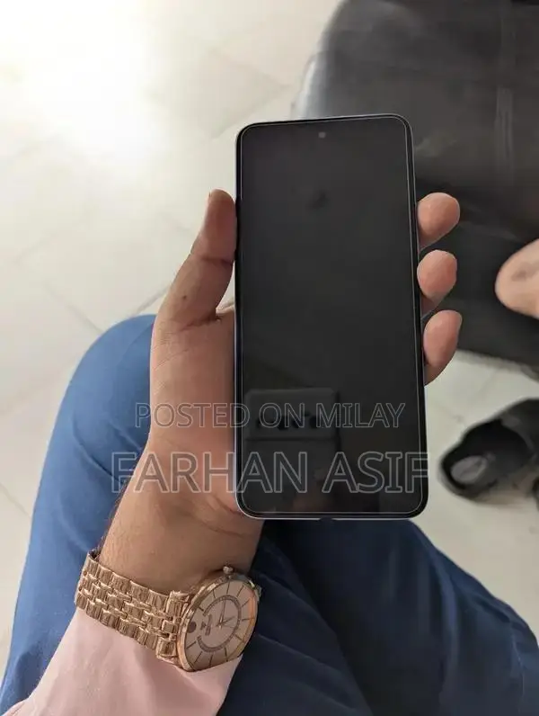 Redmi 12 Smartphone with Dual SIM and Sky Blue Color