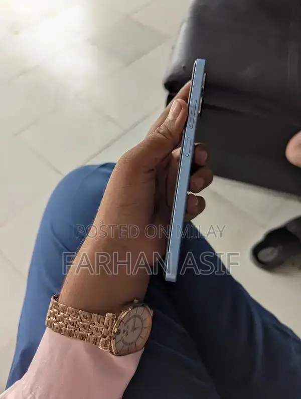 Redmi 12 Smartphone with Dual SIM and Sky Blue Color