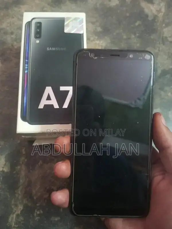 Samsung Galaxy A7 2018 Smartphone Quad Camera Mid-Range Device