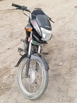 Photo - Honda Prider Motorcycle - High Condition Performance Bike