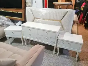 Deco Polish Contemporary Light Wood Bedroom Set