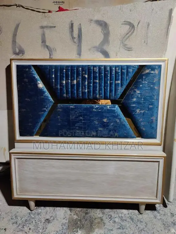 Deco Polish Contemporary Light Wood Bedroom Set