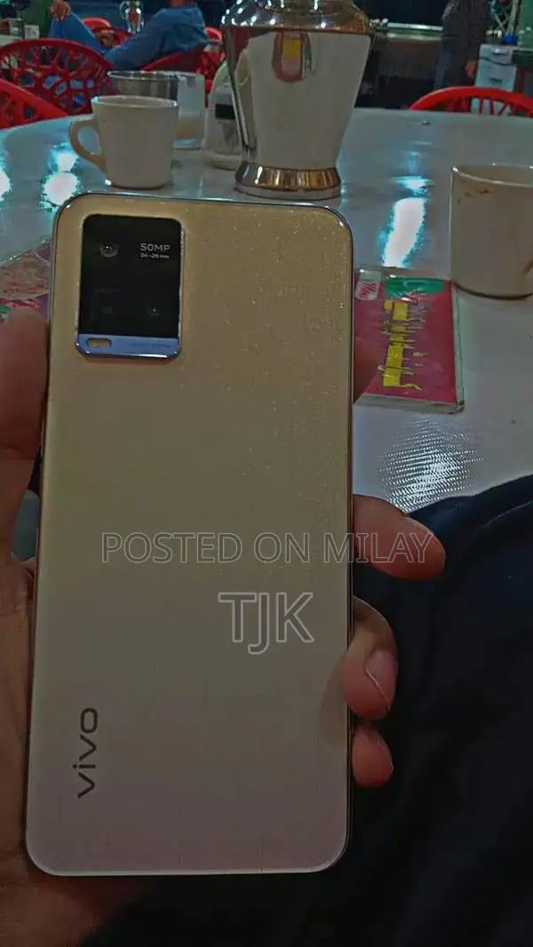 Vivo Y21T Smartphone 128GB Storage Compact Design