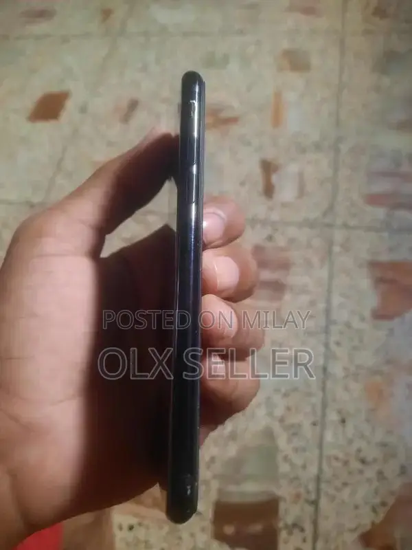 Apple iPhone 7 128GB Smartphone - PTA Approved Condition