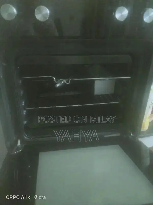 Used Kitchen Oven in Good Condition