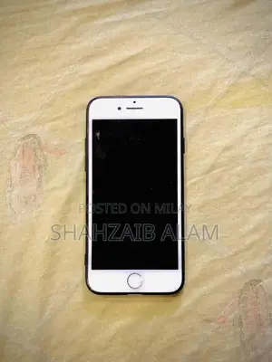 Apple iPhone 7 128GB Smartphone with High Battery Health