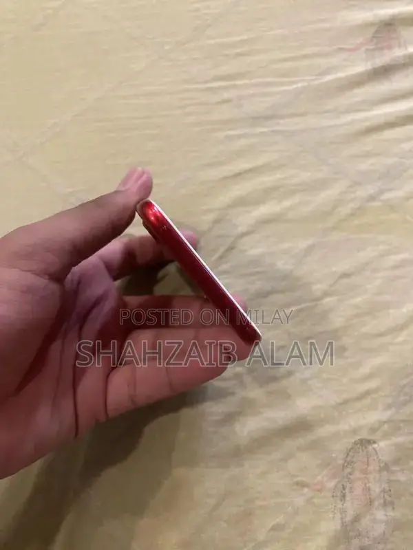 Apple iPhone 7 128GB Smartphone with High Battery Health