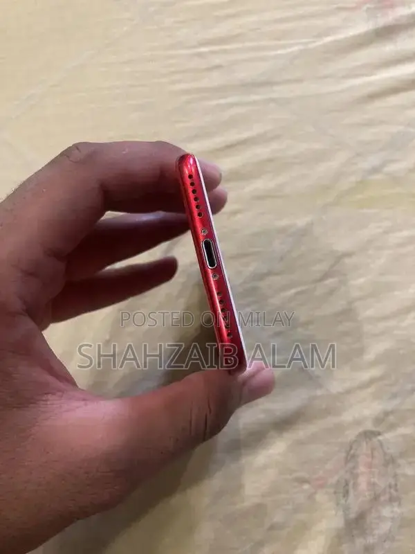 Apple iPhone 7 128GB Smartphone with High Battery Health