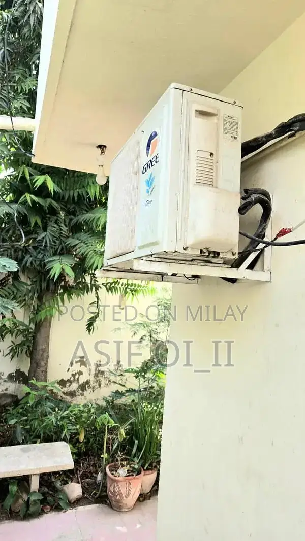 Gree 1 Ton Inverter Split AC - Partially Functioning