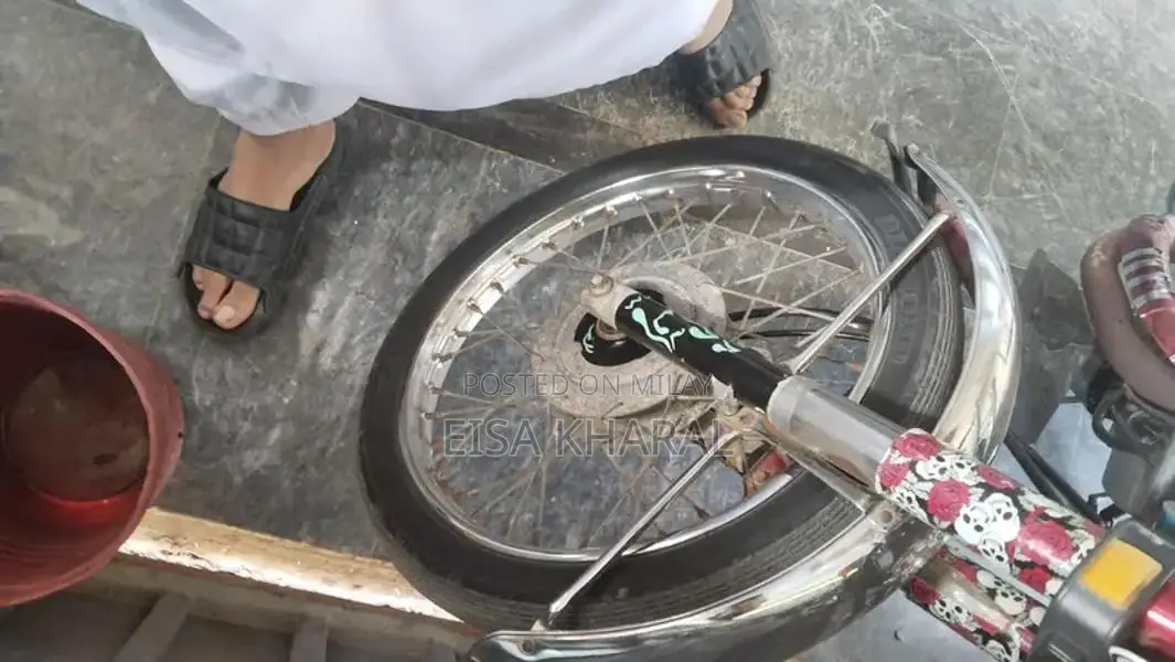 Honda CG 125 Motorcycle - Reliable Two-Wheeler for Sale