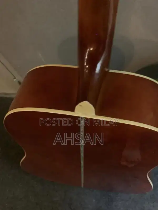 Professional Solid Wood Acoustic Guitar with Rosewood Fretboard