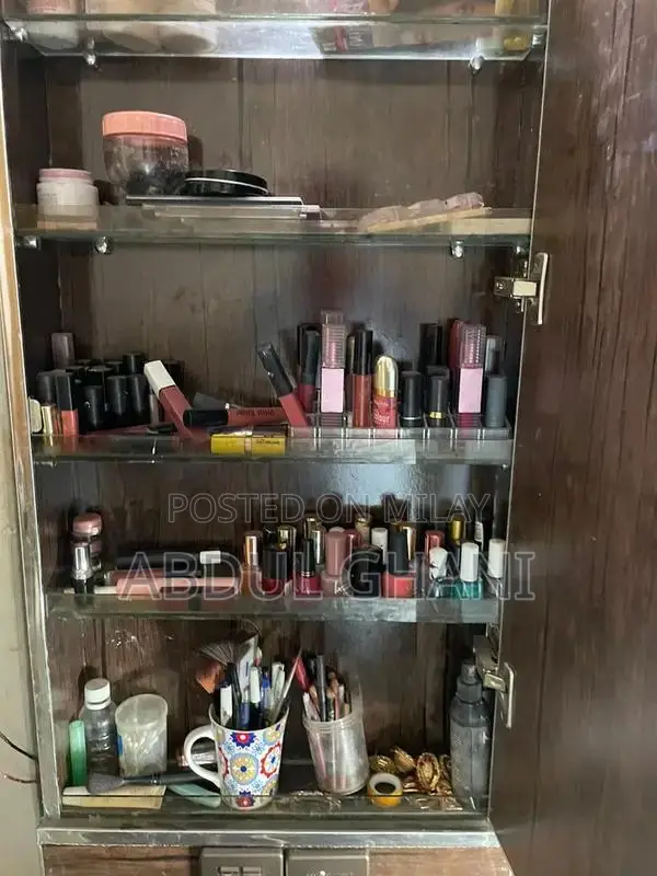 Makeup Dressing Table with Charging Ports and Lights