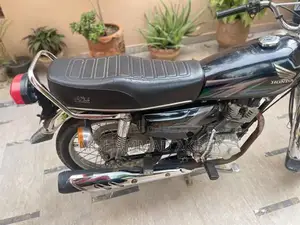 Honda 125cc Motorcycle - 2023 Model Lightweight Commuter