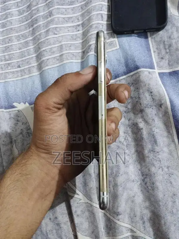 Apple iPhone XS Max 64GB Smartphone Factory Unlocked