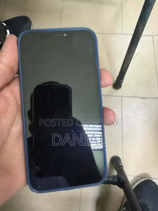 Pre-Owned Apple iPhone 12 with Battery Health and Face ID