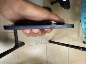 Pre-Owned Apple iPhone 12 with Battery Health and Face ID