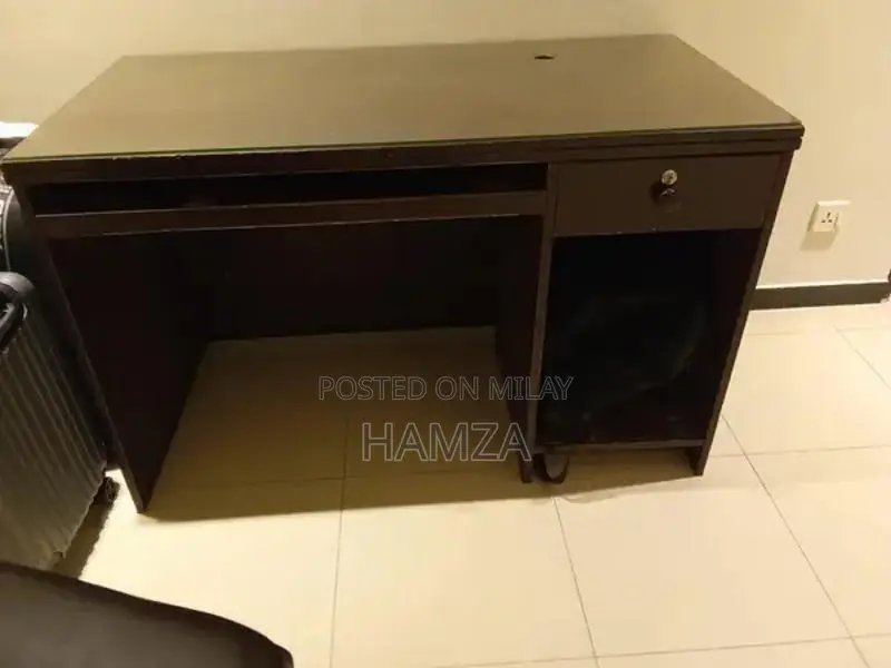 Modern Office Furniture Set - Desk and Ergonomic Chair